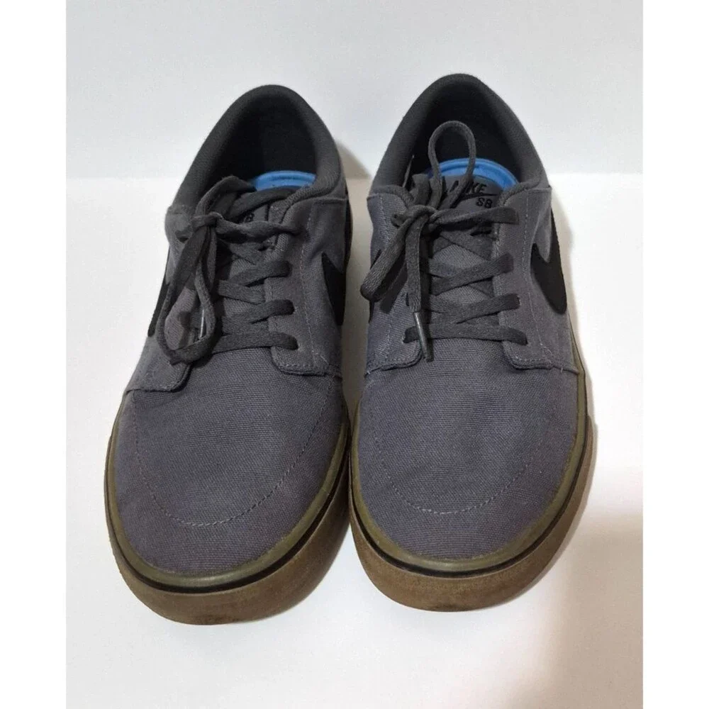Nike men grey
